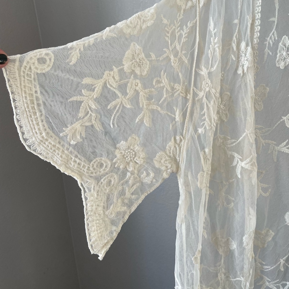 Icing Cream Lace Robe. Size OS - Picture 5 of 11